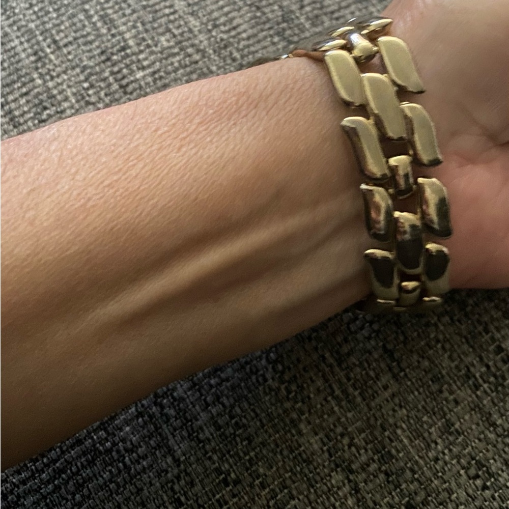 Monet Vintage a. Gold tone link bracelet